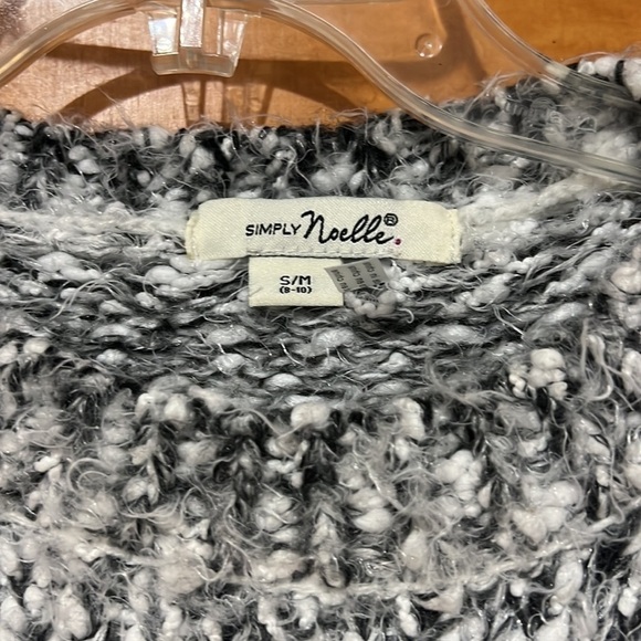 Simply Noelle Gray White Knit Sweater Women's Size Small Medium - Picture 2 of 6